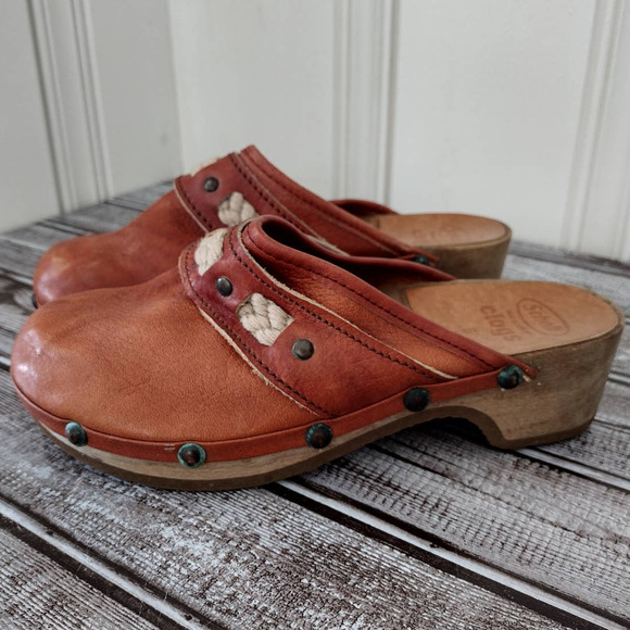 Dr. Scholl's | RARE Vintage Orange-Red Leather Studded Wooden Clogs Cotton Braid - Picture 9 of 16